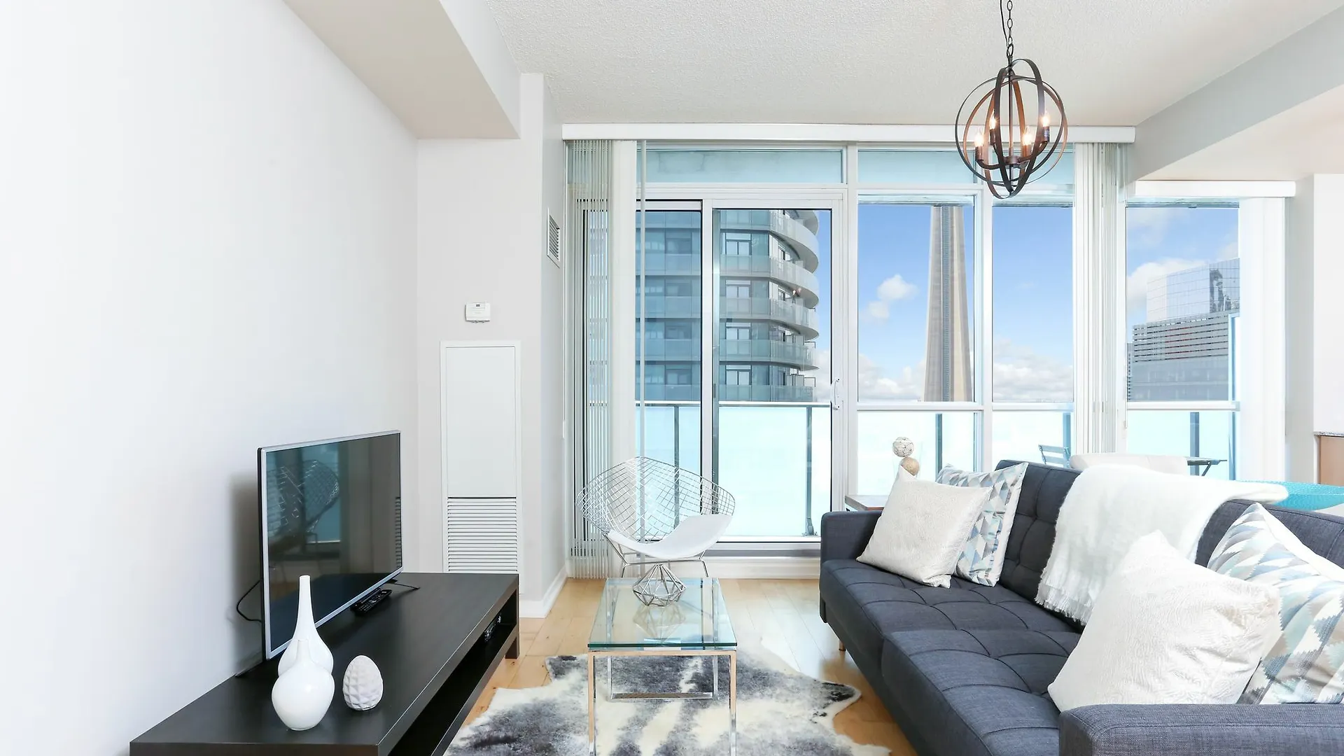 Mhs Suites - Air Canada Center Toronto Hotel