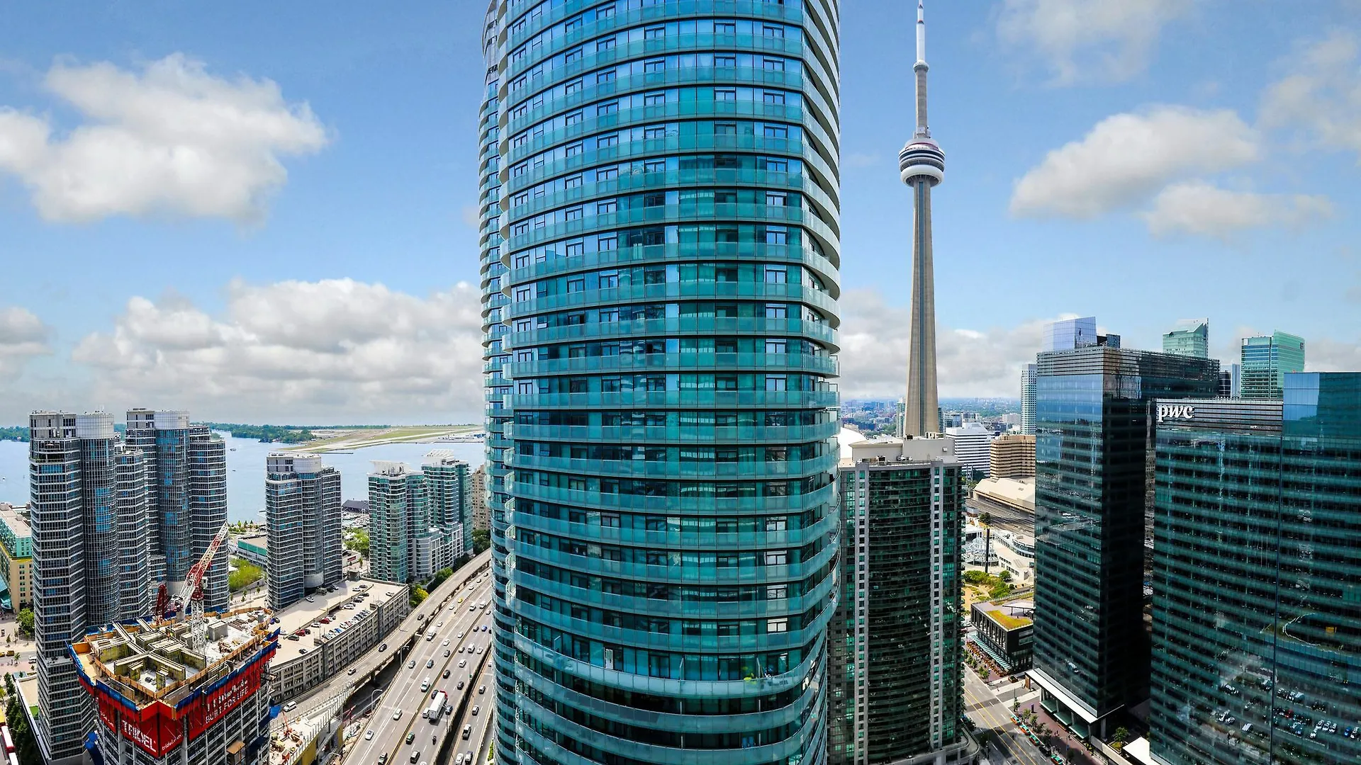 Hotel Mhs Suites - Air Canada Center Toronto