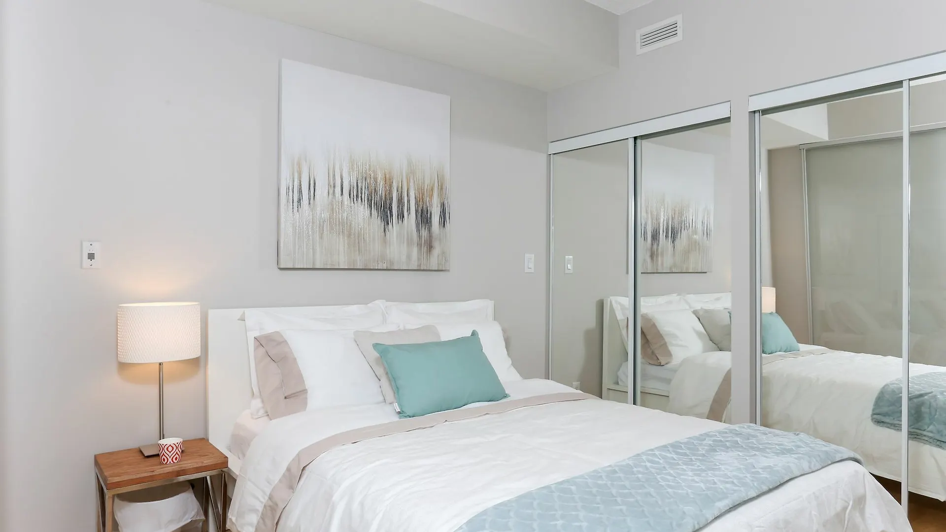 **** Hotel Mhs Suites - Air Canada Center Toronto Canada