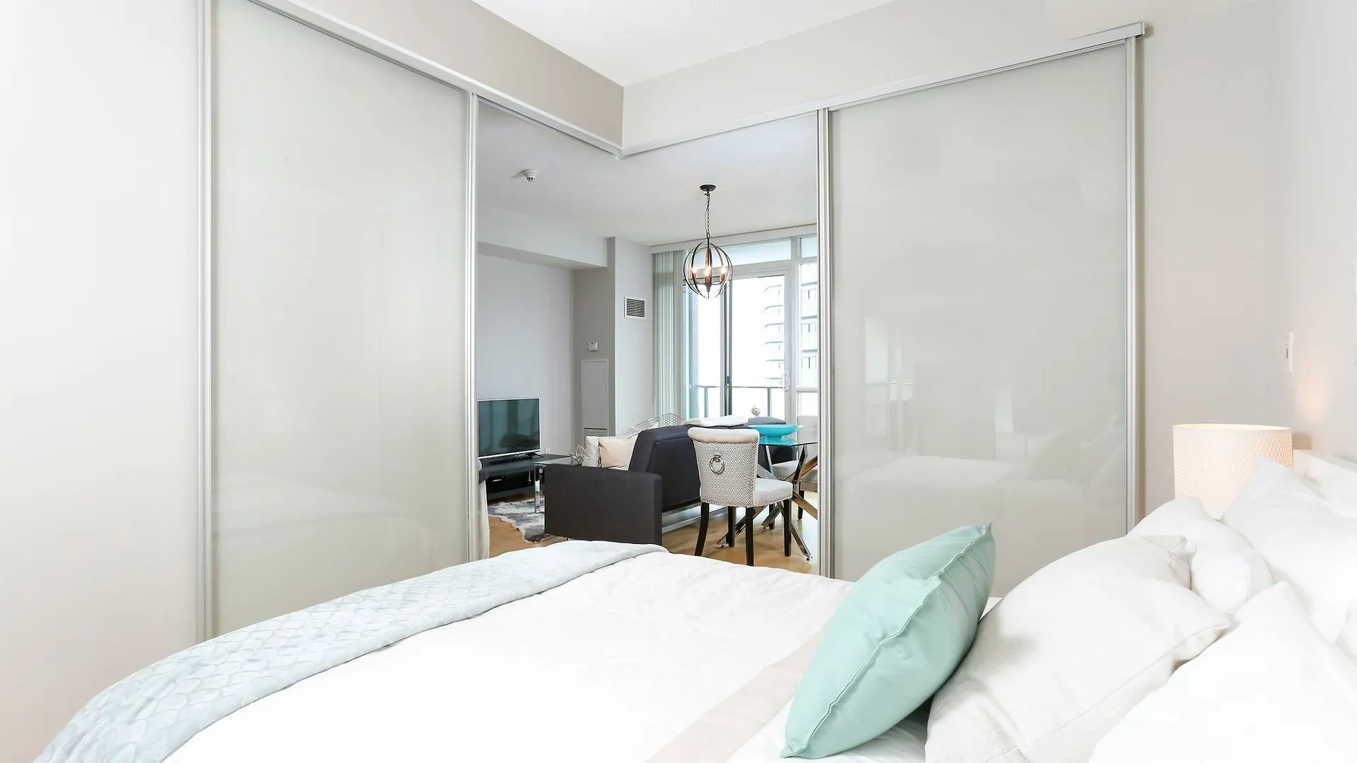**** Hotel Mhs Suites - Air Canada Center Toronto Canada
